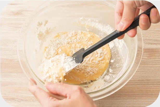 ダマにならないようさっくり混ぜる