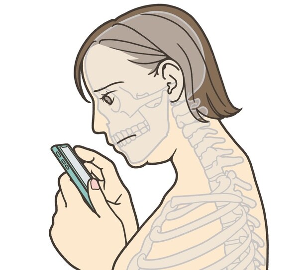 最近あご、急にたるんでない？「スマホ二重あご」撃退する方法【姿勢編】