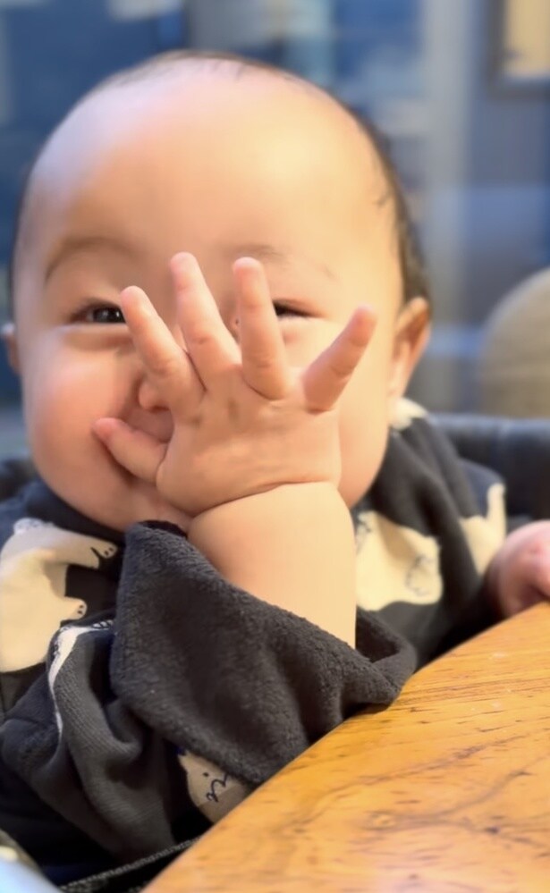 ご飯をパクパクと食べる▶お味はどう？（⇒次へ）