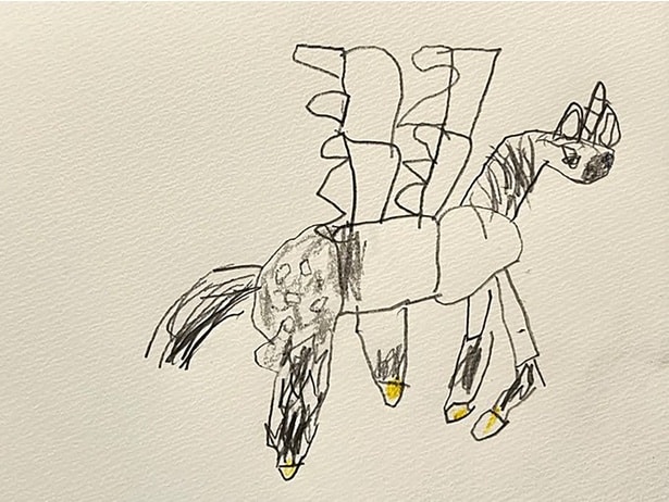 5歳が描いた年賀状用の馬。今年の干支はユニコーンペガサス▶これはリアルなワニ（⇒次へ）