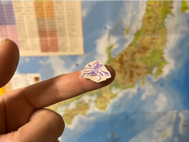 「上手に出来たからね、無くさないでね」▶(次画像から育児が楽しくなること間違いなし!抱腹絶倒エピソード満載のほのぼの子育てコミックエッセイ『しおさん1歳 令和ギャル爆誕の道のり』が読めます)