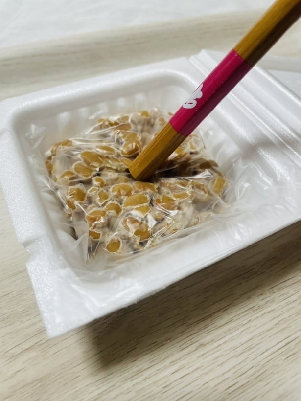 箸の後ろをフィルムに当てる(▶次へ)