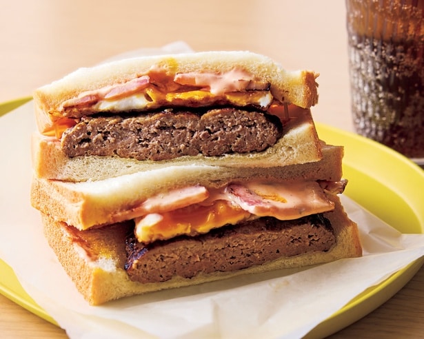 食パンで手軽にお店の味を再現!「お月見サンドバーガー」