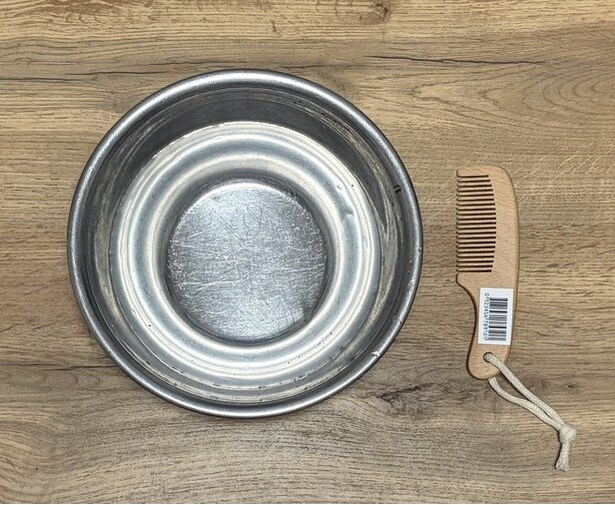 木のくしに貼ってある値札は、お湯で試してみた！（▶︎次へ）