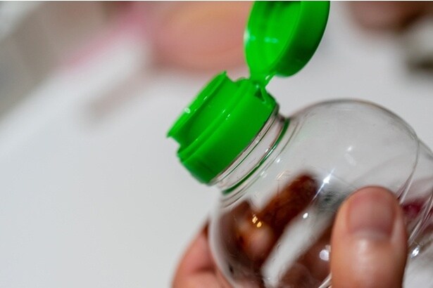 調味料ボトルのキャップをもうちぎらない!簡単かつキレイに外す方法