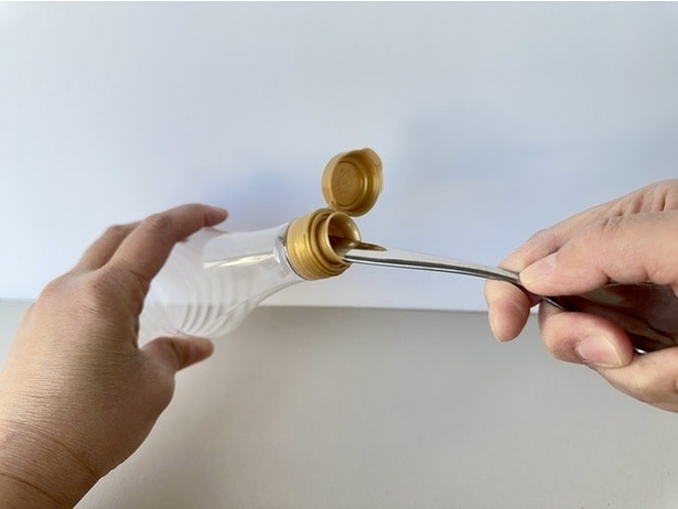 差し込む柄の深さは2~3cmが目安(▶次へ)