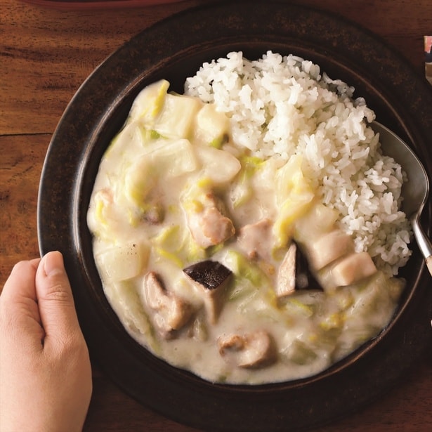 トロトロになった白菜のおかずを麺やごはんにかけて食べよう！