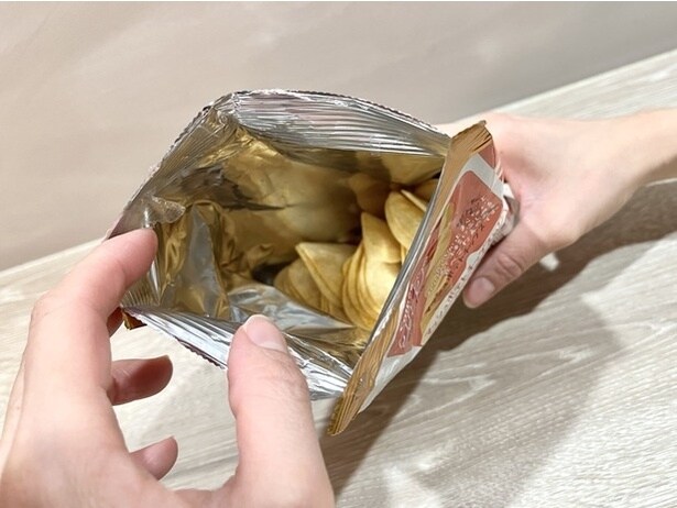 袋の上部をいつも通りに開き…（▶︎次へ）