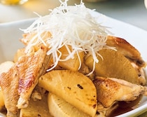 手羽中のうまみが大根に合う！「手羽中と大根のオイスターソース照り煮」