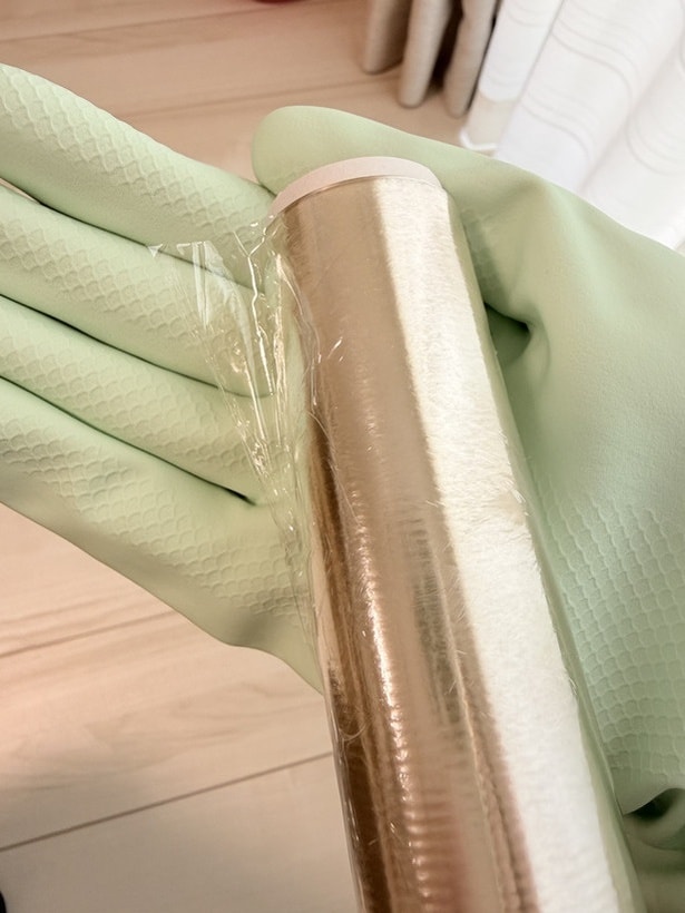 ラップの端がめくれるから見つけやすい!(▶次へ)