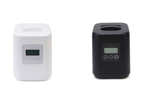 デザインも、無駄を削ぎ落としたスマートなフォルムでキッチンにすんなり溶け込みます。カラーはホワイトとブラックの2色展開