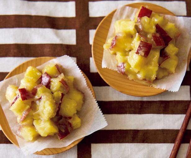 【フライパン1つ】天才的な手軽さ!荻田尚子さんの「さつまいも黄金おやつ」が最高すぎる