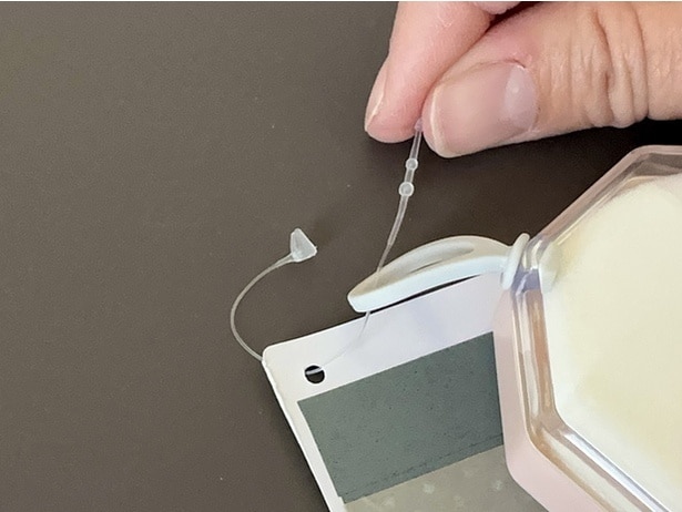 差し込んだコードを引っ張ると…簡単に外れました！