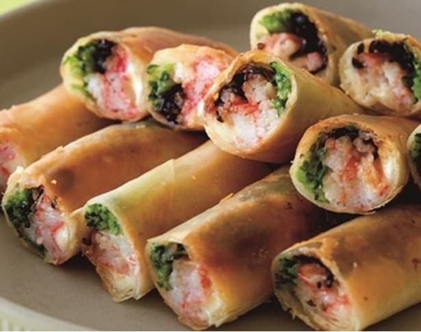 「かにかまと豆苗の塩昆布チーズ春巻き」