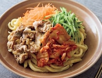 【物価高に負けないレシピ】みそ入りで濃厚なごまだれがたまらん「ビビンうどん」