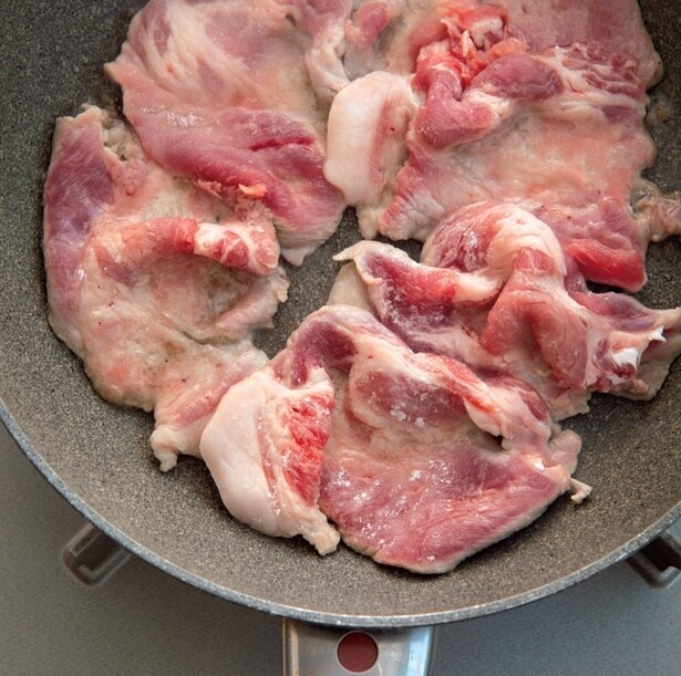 手順2 豚肉を焼く