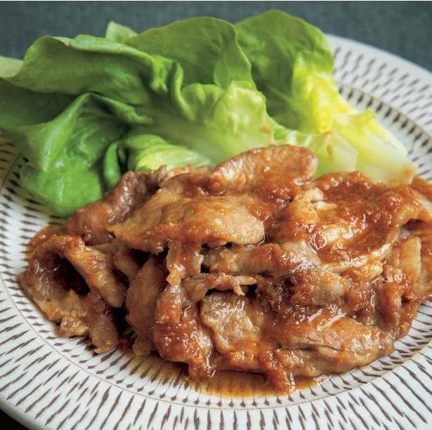 肉を片面焼いたら調味料をからめて♪「しょうが焼き」【定番おかずの新しい作り方】