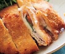 サクサク食べごたえ◎大さじ4杯の油で作る「チーズカツ」