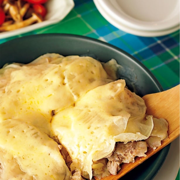 とろ～りチーズでおいしさを格上げ「豚肉とじゃがいもの重ね蒸し」