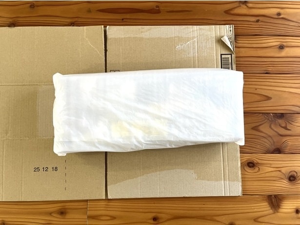 箱の右端に荷物を合わせて、上下のフラップに点線を引きます（▶次へ）