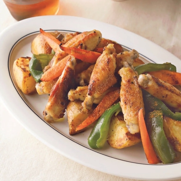 こうばしさとカレーの香りがうまさの決め手「スパイシーチキンスペアリブ」