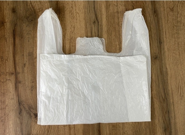 持ち手に向かって横に半分折る（▶次へ）