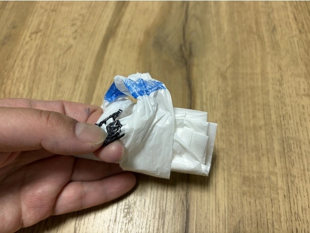 短い持ち手（黒）を通し...（▶次へ）