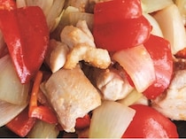 彩り野菜で食卓が明るくなる！ご飯のすすむ「しょうがみそ炒め」