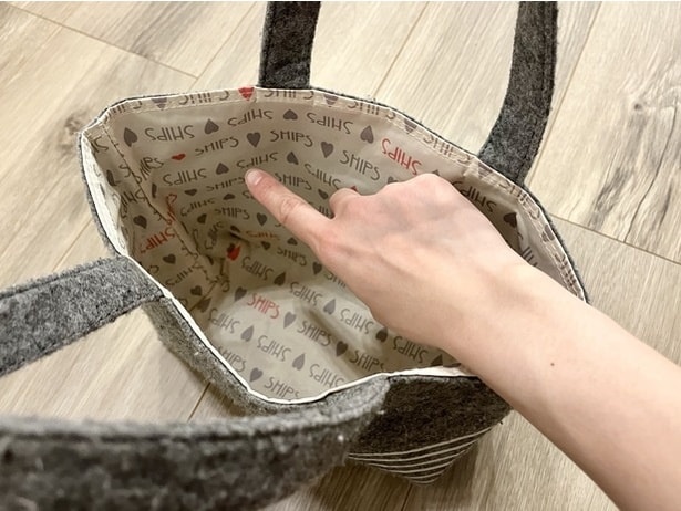 中央よりやや左右どちらかに寄せるのがポイント(▶次へ)