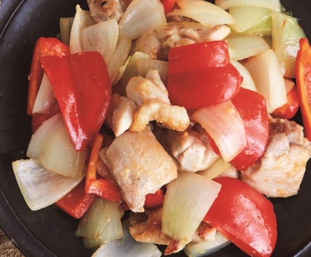 もも肉メニューのマンネリ解消!彩り豊かな「しょうがみそ炒め」と「トマトジュース煮」