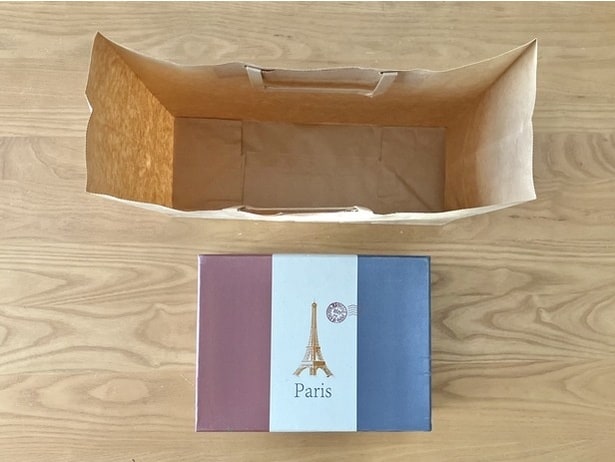 紙袋のマチの幅と箱のサイズが合わないプチストレス（▶そのままだと…？）