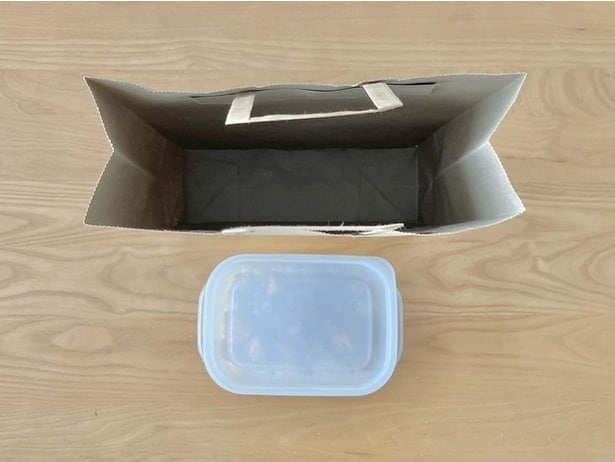 汁気が多い料理が入ったタッパーも…（▶次へ）