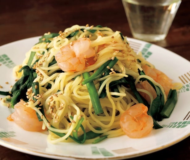 えびとにらの塩焼きそば