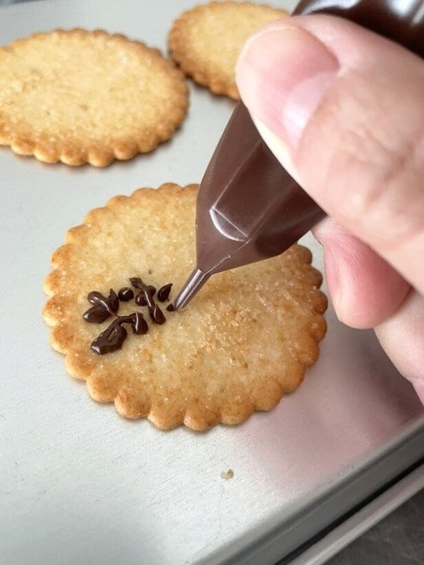 線が太めなので小さいものには向いていないかも（▶次へ）