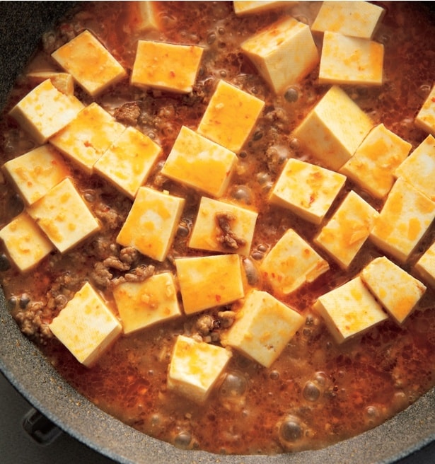 手順2　ひき肉を炒めてから豆腐を煮る