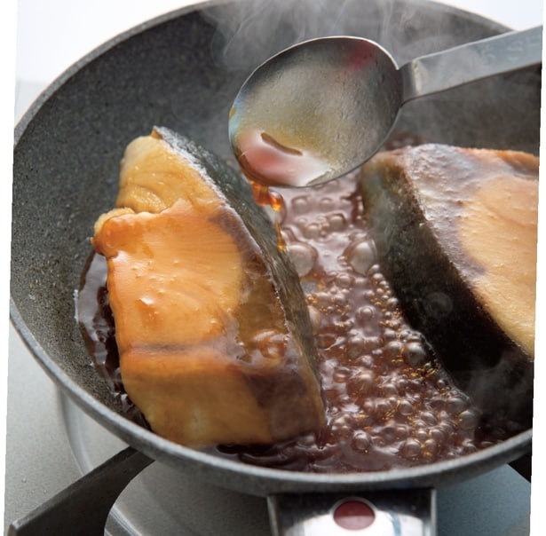 手順3　煮汁をからめながら焼く