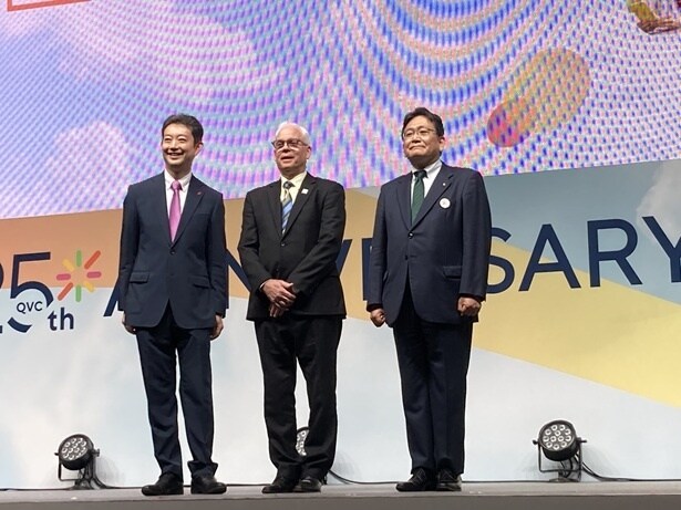（左）千葉県知事　熊谷 俊人氏、（中央）QVCジャパン CEO グレゴリー・ベルトーニ氏、（右）千葉市長　神谷 俊一氏