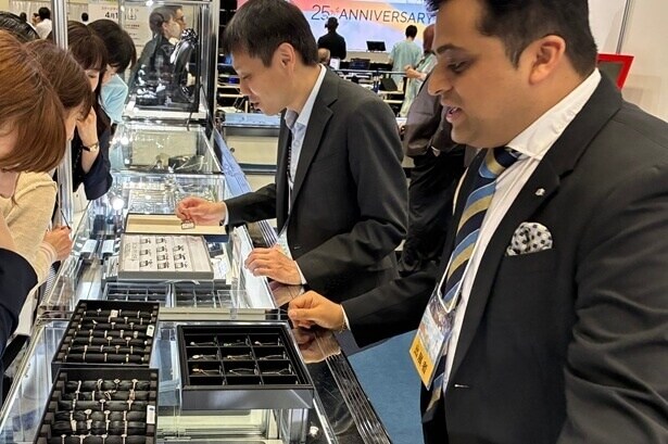 キラキラのダイヤモンドジュエリーがずらり