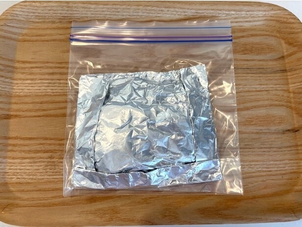 フリーザーバッグに入れて密閉したら…（▶次へ）