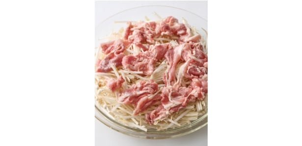 豚こまのうまみが野菜になじみ、しっとり仕上がる