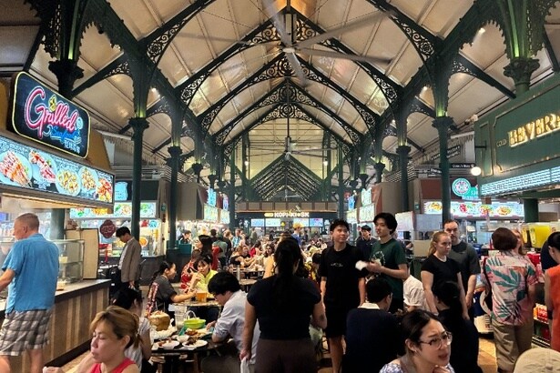 中国、マレー、インド、そしてプラナカンまで、さまざまな料理が集結