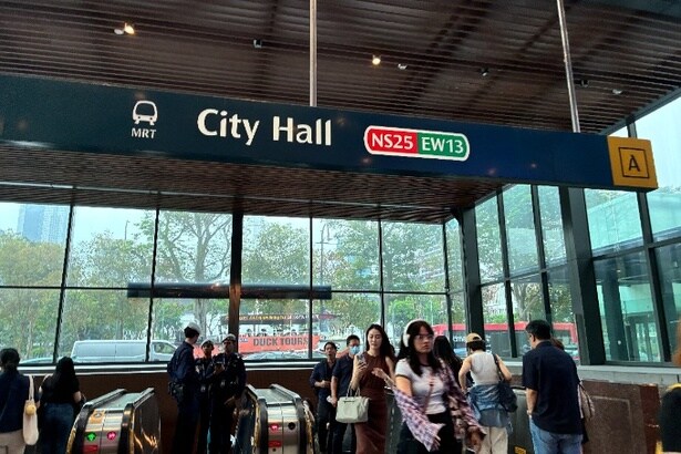 大型ショッピングセンター直結のMRTシティホール駅