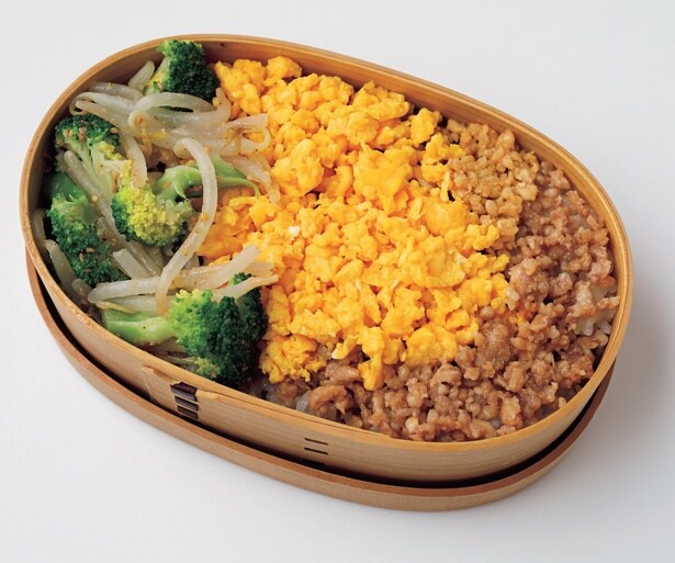 とりみそそぼろの２段ご飯弁当