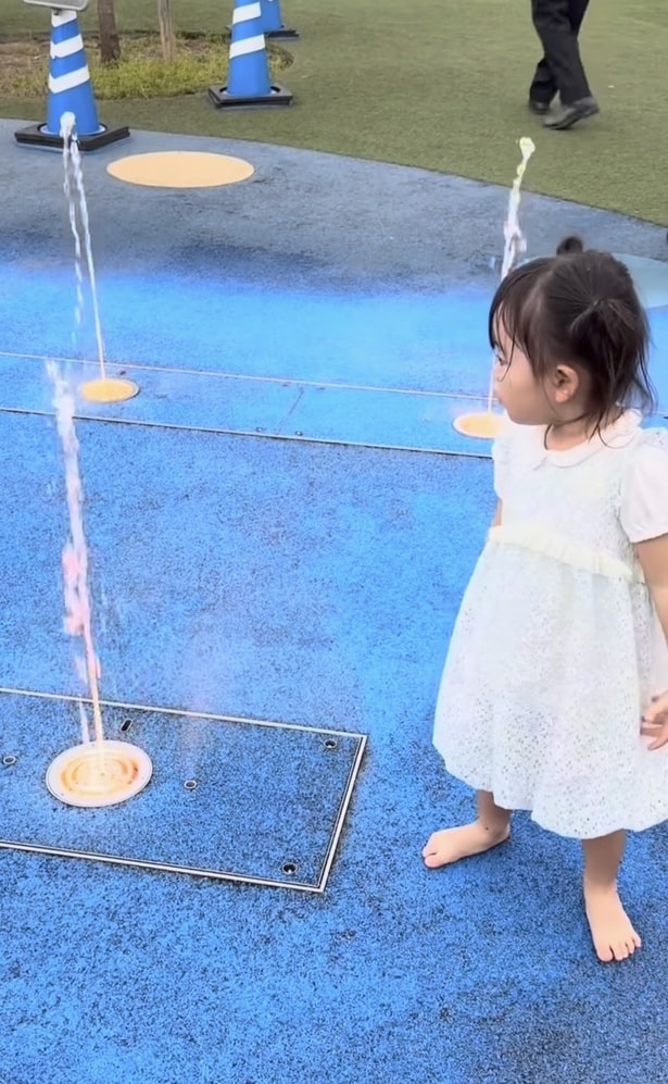 噴水が上がった▶得意気に…（⇒次へ）