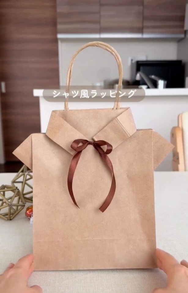 シャツ風ラッピングの完成▶袋菓子が残ったら…（⇒次へ）