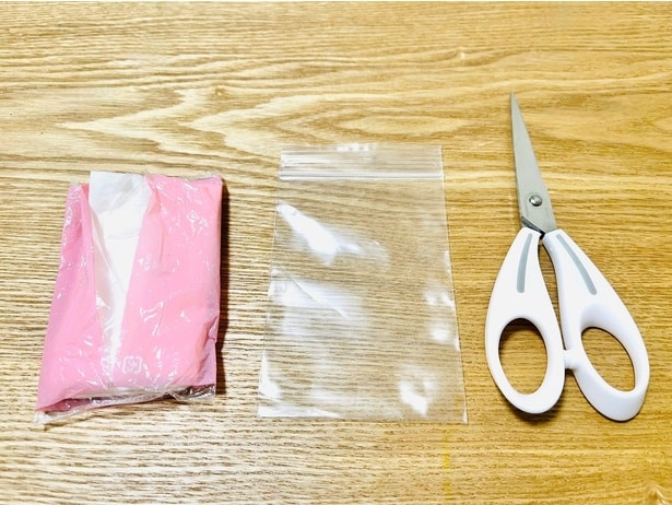 チャック付き収納パックとハサミでひと工夫（▶次へ）