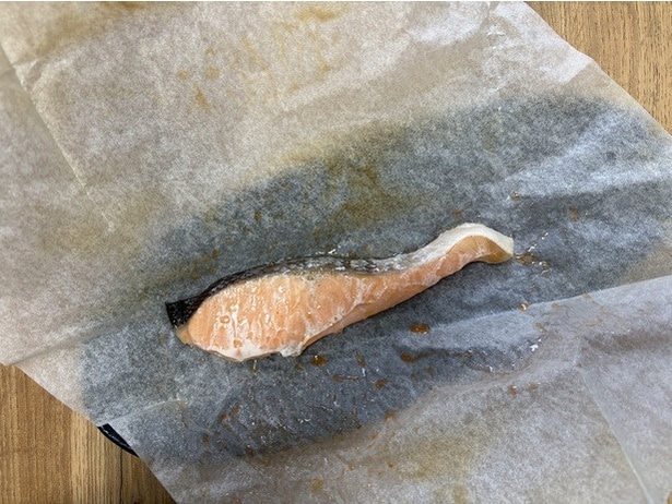 クッキングシートを広げてみるとこんな感じ（▶次へ）