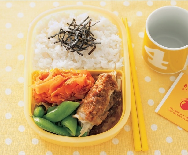フライパン不要！1回のレンチンで3品同時につくる「もやしの肉巻き弁当」