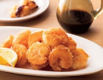 【お弁当に◎】大さじ4の油でカリッと仕上がる！頑張らない「春巻き」と「えびフライ」