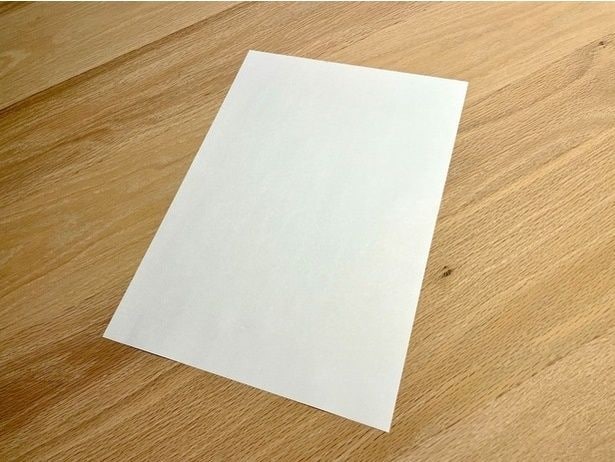 A4サイズのコピー用紙やチラシを用意(▶手順を見る)